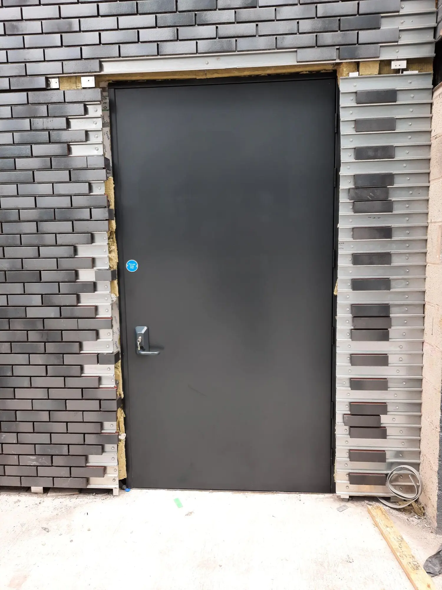 PAS 24 Door