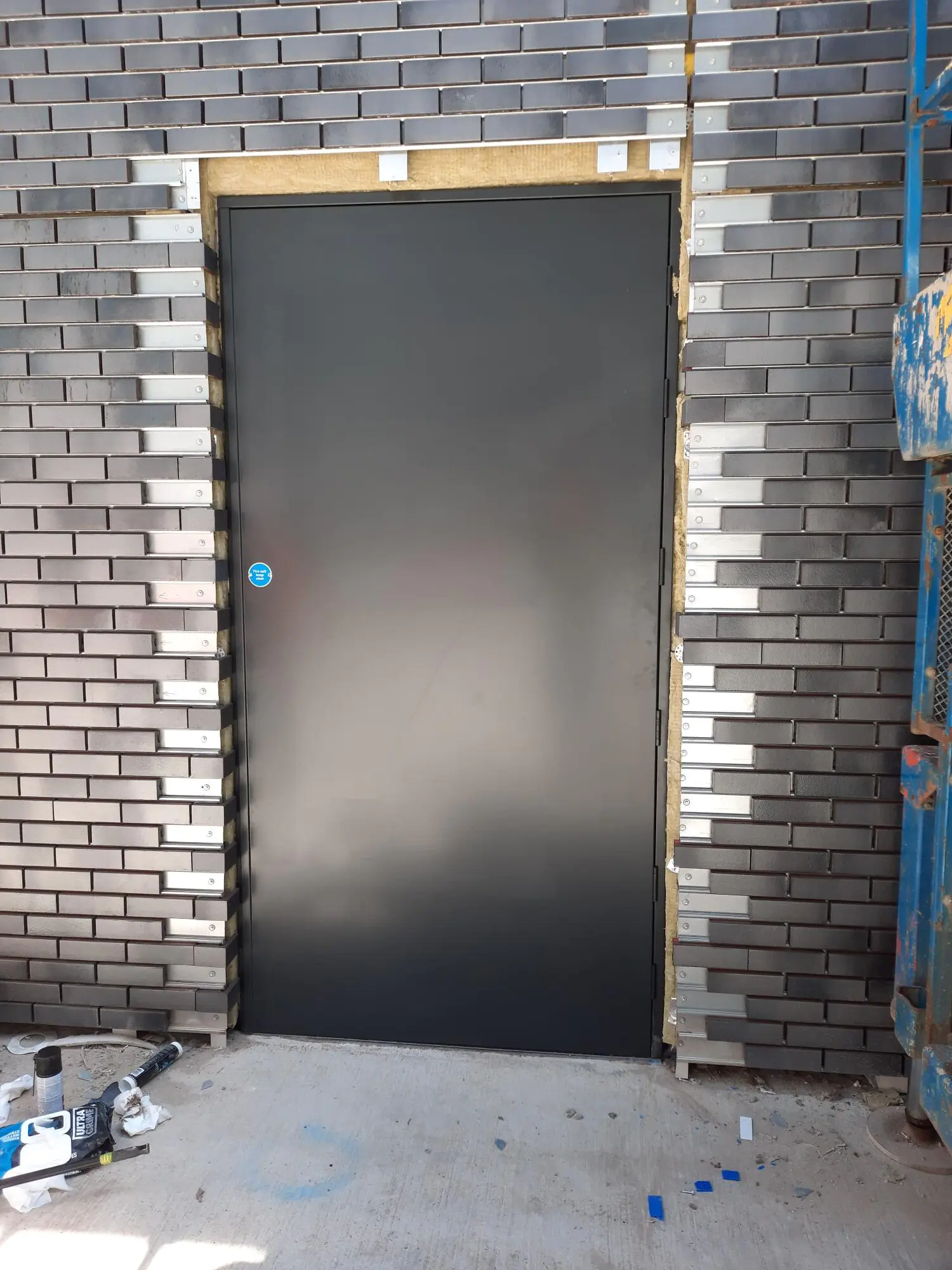 PAS 24 Door